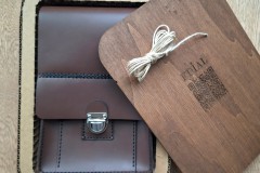 Geschenkset aus MDF und Ledertasche